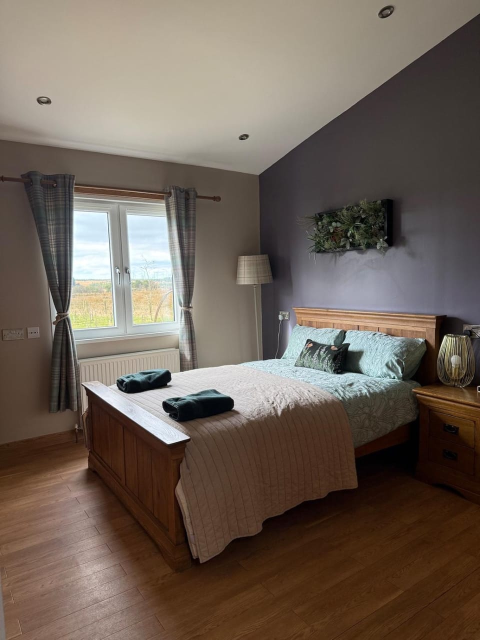 Drovers Lodge, farm retreat in rural Lanarkshire, family and pet friendly, onsite craft distillery, perfect location for exploring central Scotland House in England
