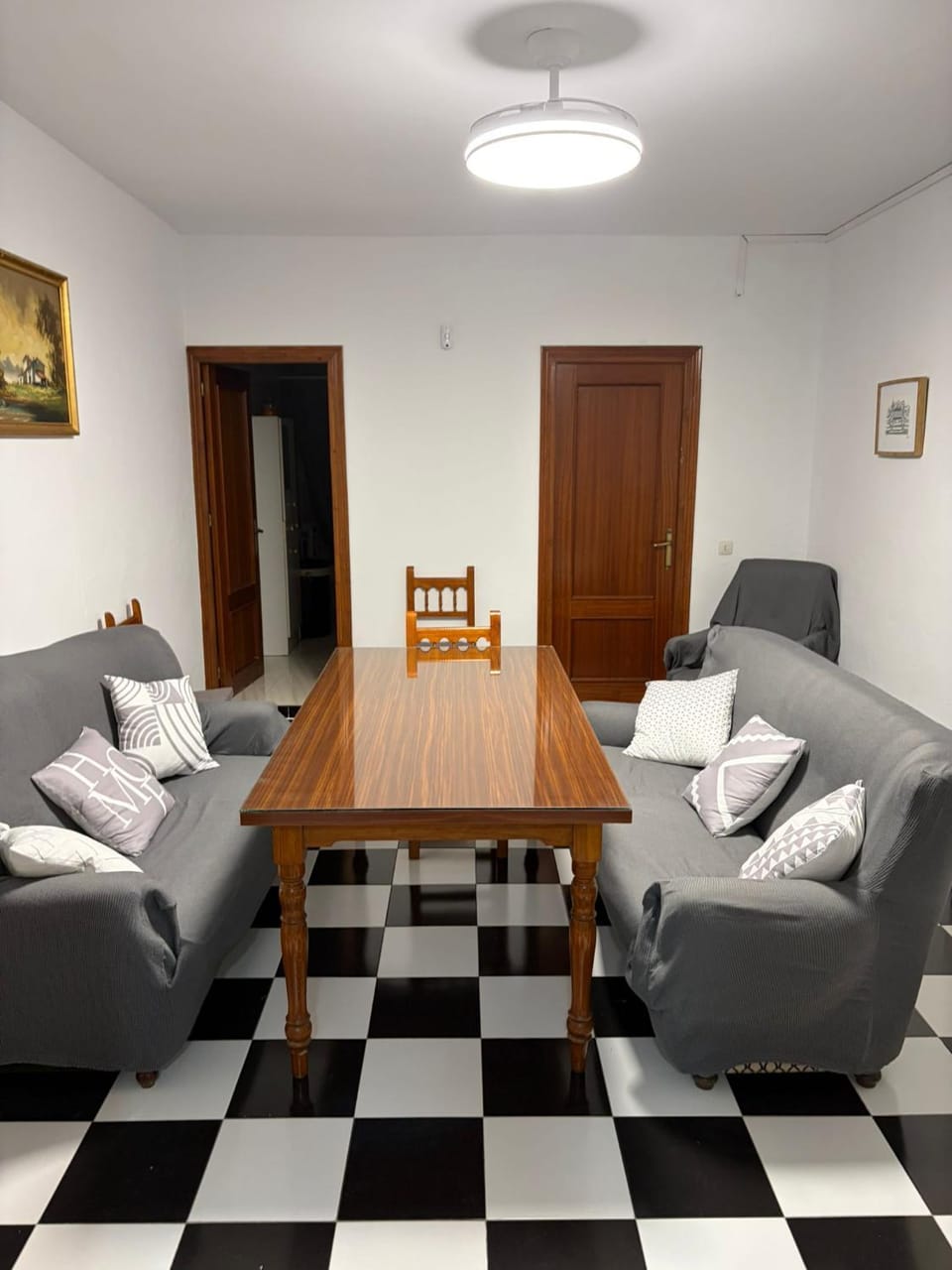 Communal lounge/ TV room