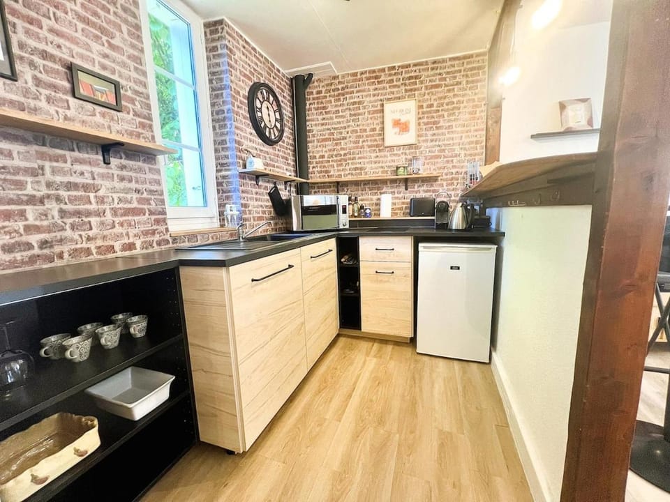 Coffee/tea facilities, Kitchen or kitchenette, oven, toaster, kitchen, kitchen