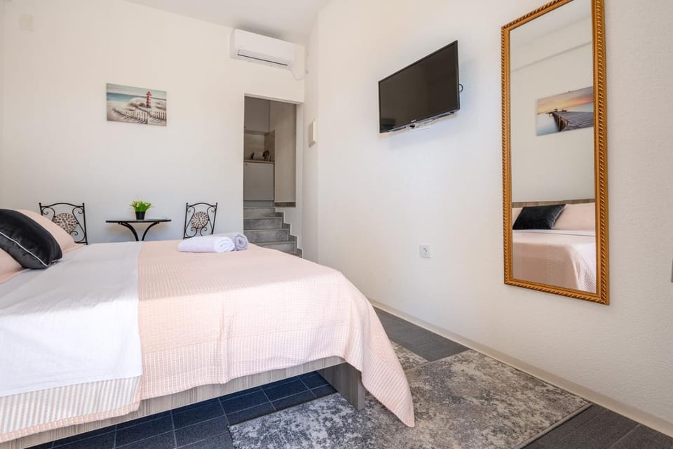 Apartments & Rooms La Putalina Bed and Breakfast in Neum