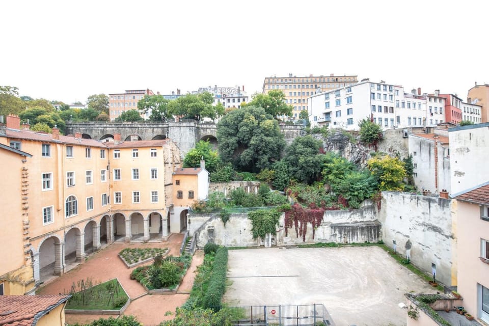 Neighbourhood, Natural landscape, City view