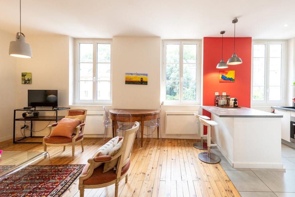 Kitchen or kitchenette, Living room, Dining area