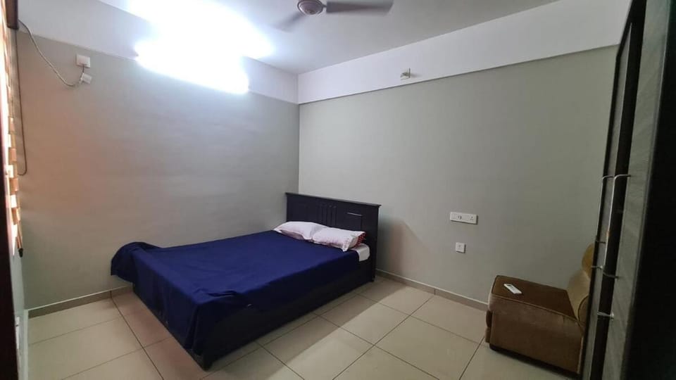 2 bhk ac flat near lulu and Kims Apartment in Thiruvananthapuram