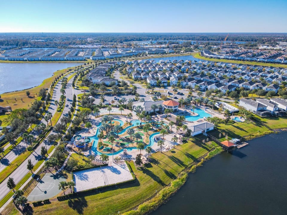 4714 - 5BR w Pool 10min Disney 2 Water Parks House in Kissimmee