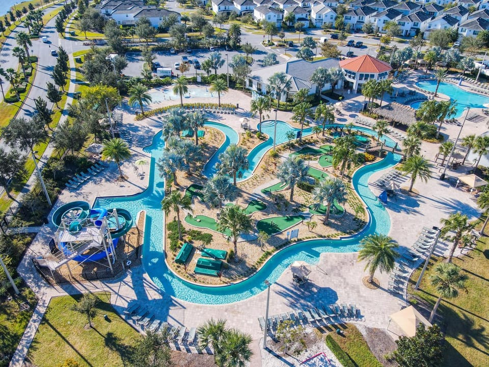 4727 - 5BR w Pool 10min Disney 2 Water Parks House in Kissimmee