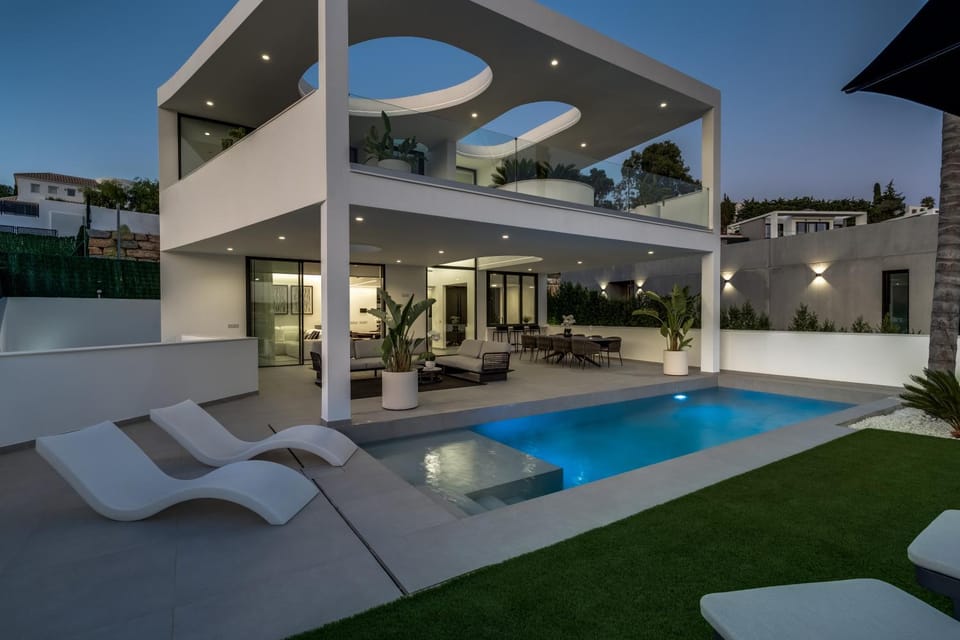 Property building, Pool view, Swimming pool