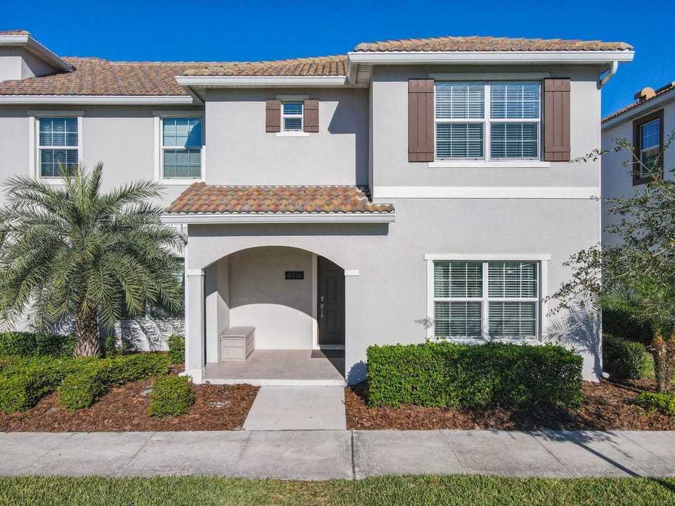 4916 - 5BR w Pool 10min Disney 2 Water Parks House in Kissimmee