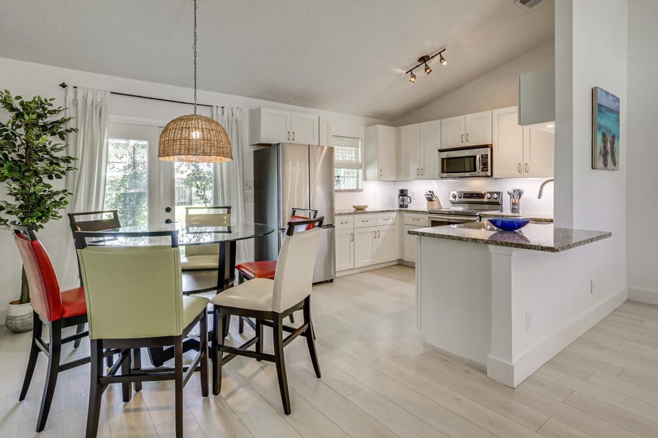 < 1 Mi to Butler Beach! Home w/ Dog-Friendly Yard House in Butler Beach