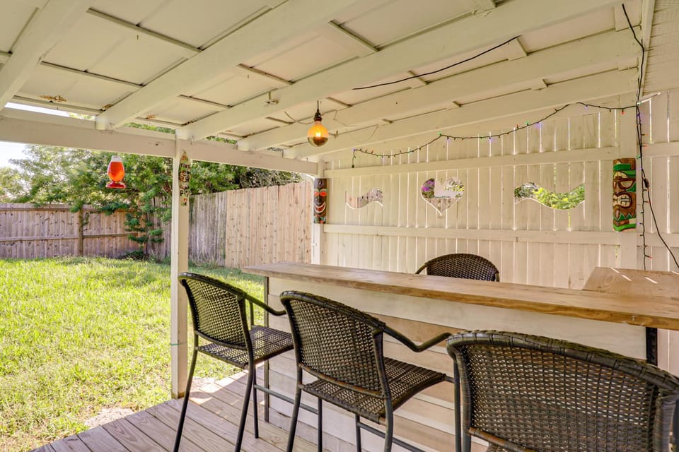 < 1 Mi to Butler Beach! Home w/ Dog-Friendly Yard House in Butler Beach