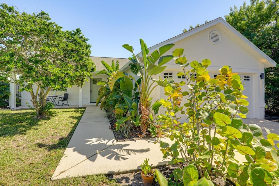 < 1 Mi to Butler Beach! Home w/ Dog-Friendly Yard House in Butler Beach
