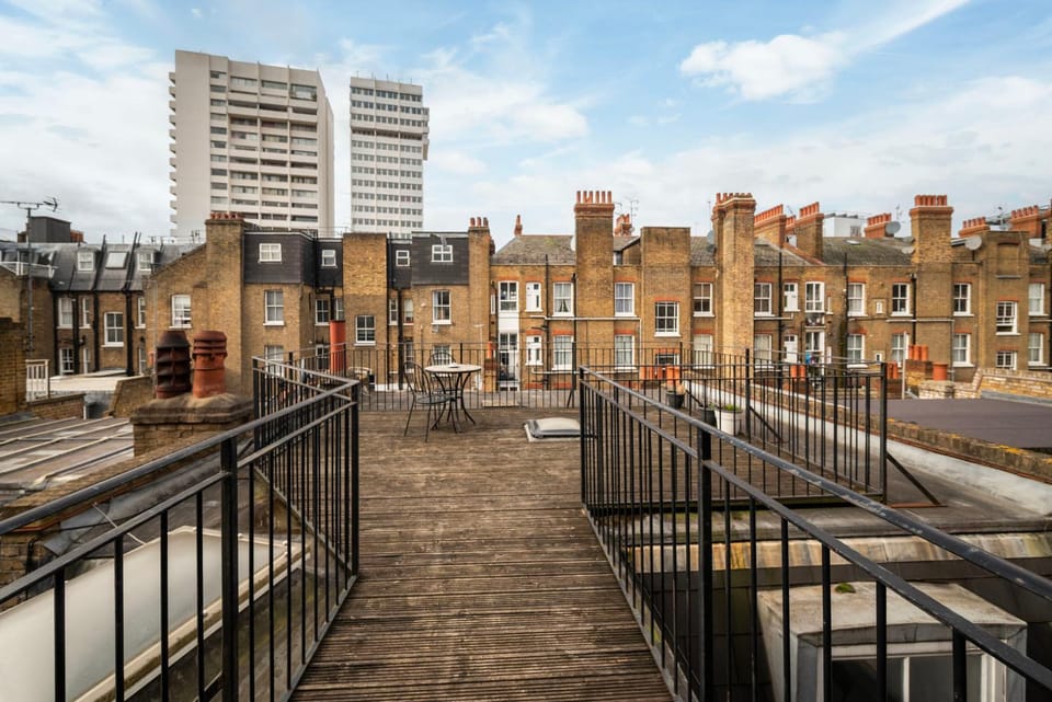 Marylebone 2-Bed with Private Roof Terrace Apartment in City of Westminster