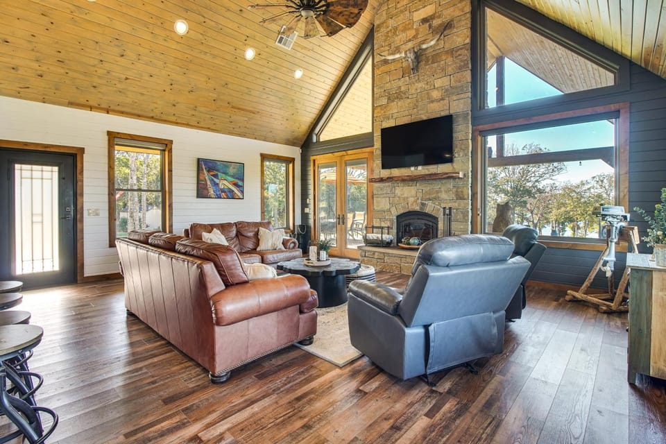 Upscale A-Frame Escape w/ Lake Access in Quinton! House in Longtown