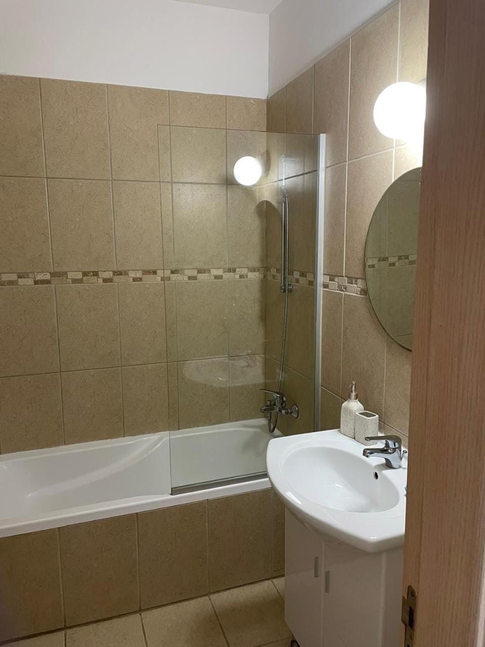 Shower, Bathroom, Bath, towels