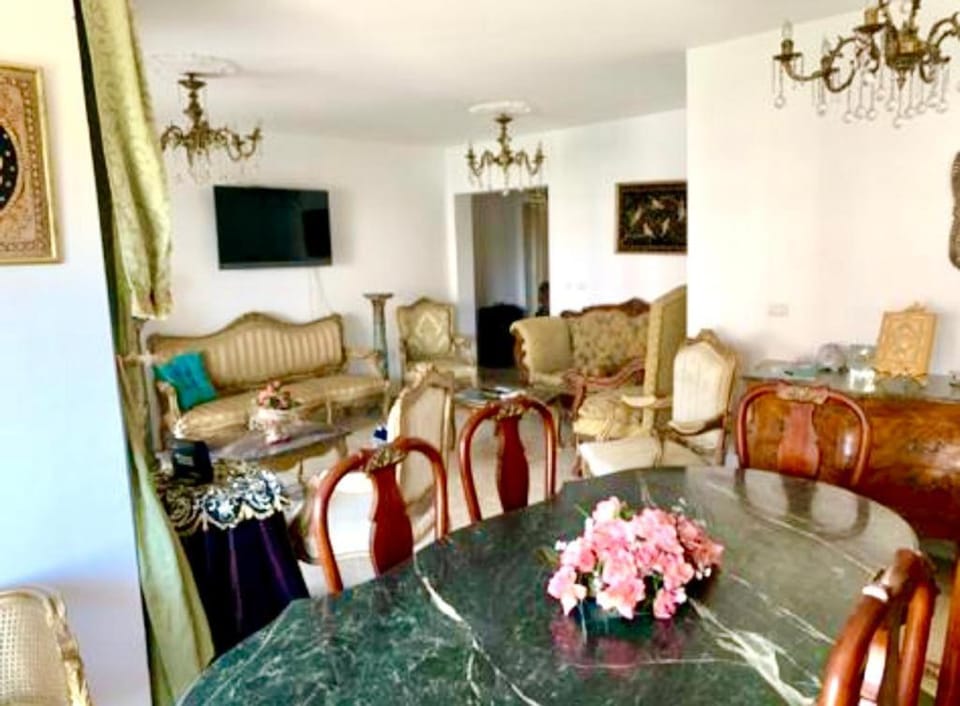شقه بمدينتى ب ارقى مرحله ال b2 مفروشه بالكامل بالتكيفات Apartment in New Cairo City