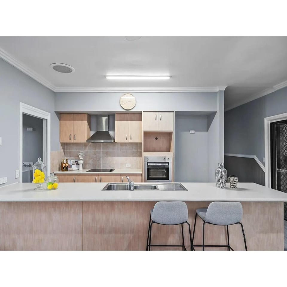 Spacious Family Retreat in Perfect Location! House in Brisbane