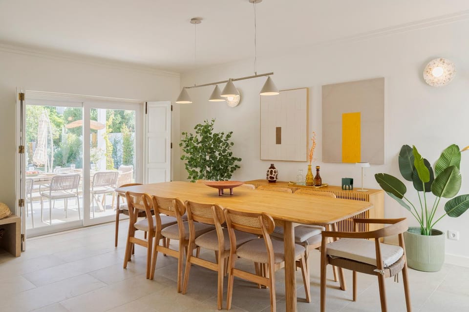 Living room, Dining area