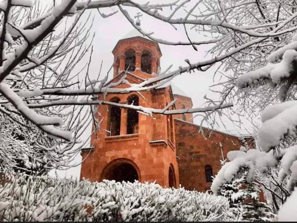 Nearby landmark, Day, Winter, Place of worship, Landmark view