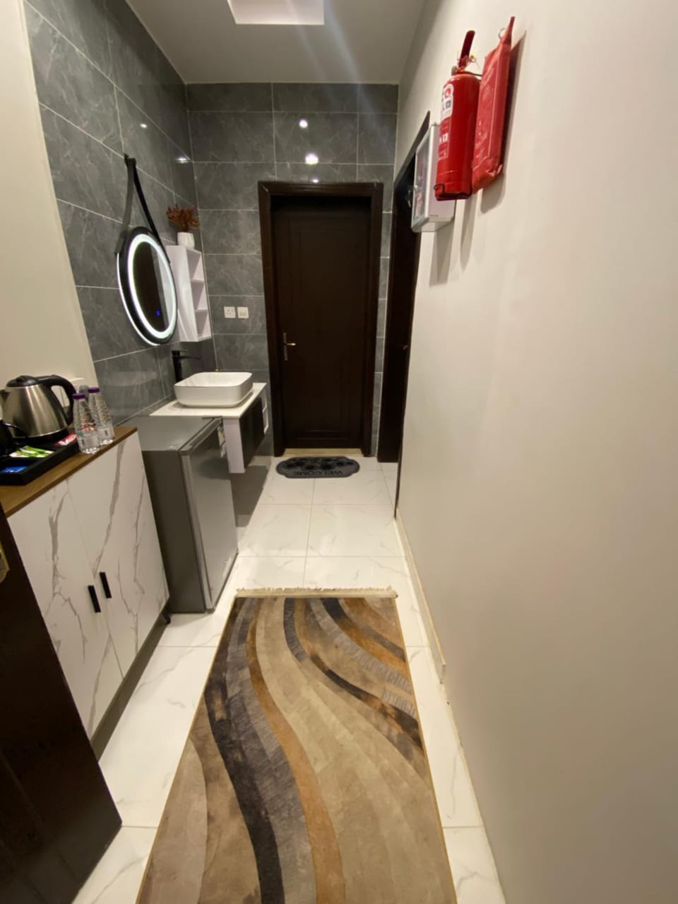 Kitchen or kitchenette