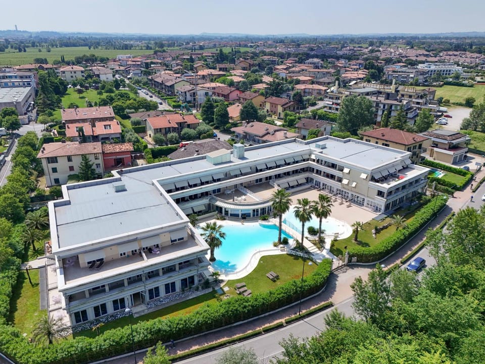 Property building, Day, Neighbourhood, Bird's eye view, City view, Pool view, Street view, Swimming pool