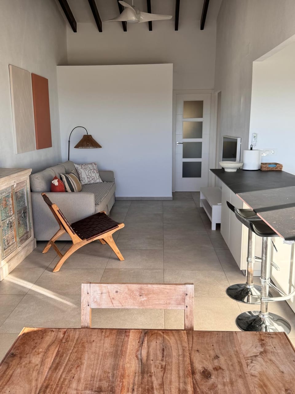 TV and multimedia, Kitchen or kitchenette, Living room, Seating area