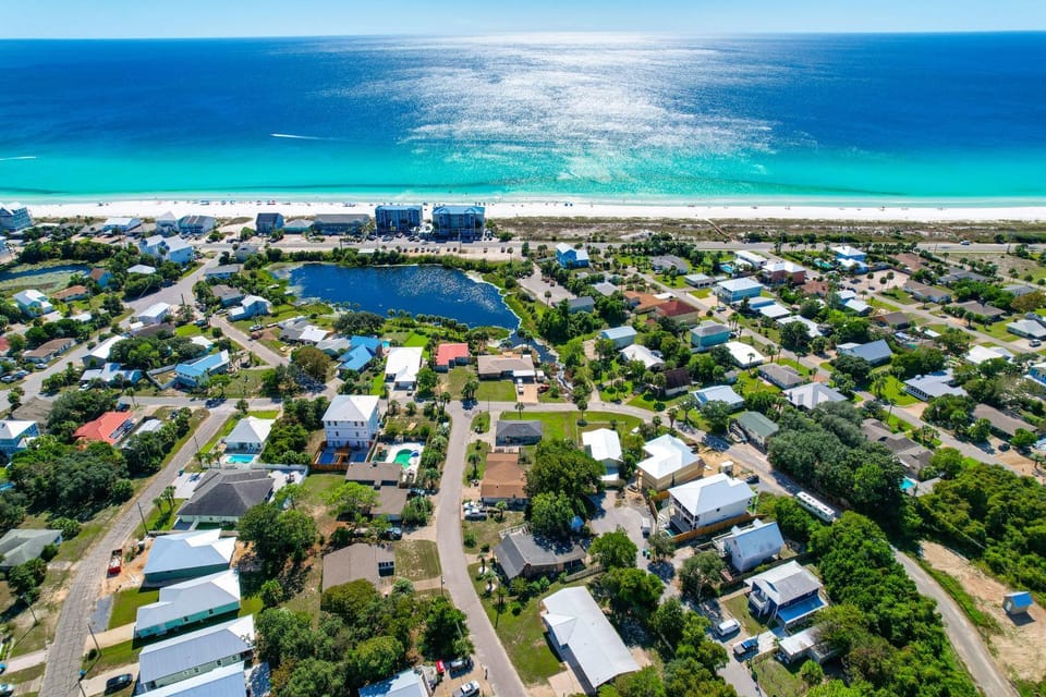 Stroll to Shore: Preppy & Playful Escape in PCB! House in Laguna Beach