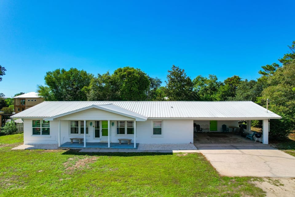 Stroll to Shore: Preppy & Playful Escape in PCB! House in Laguna Beach