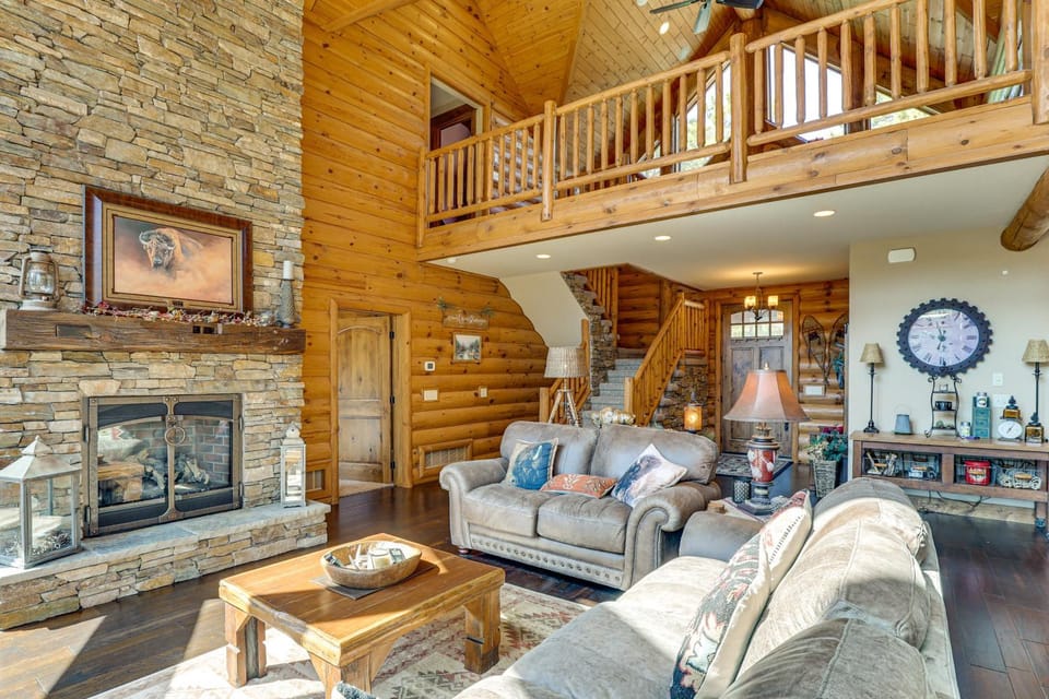 Hike, Fish & More: Grand Cabin w/ Decks in Sturgis Cabin in North Lawrence
