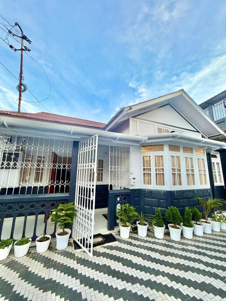 Property building, Day, Parking