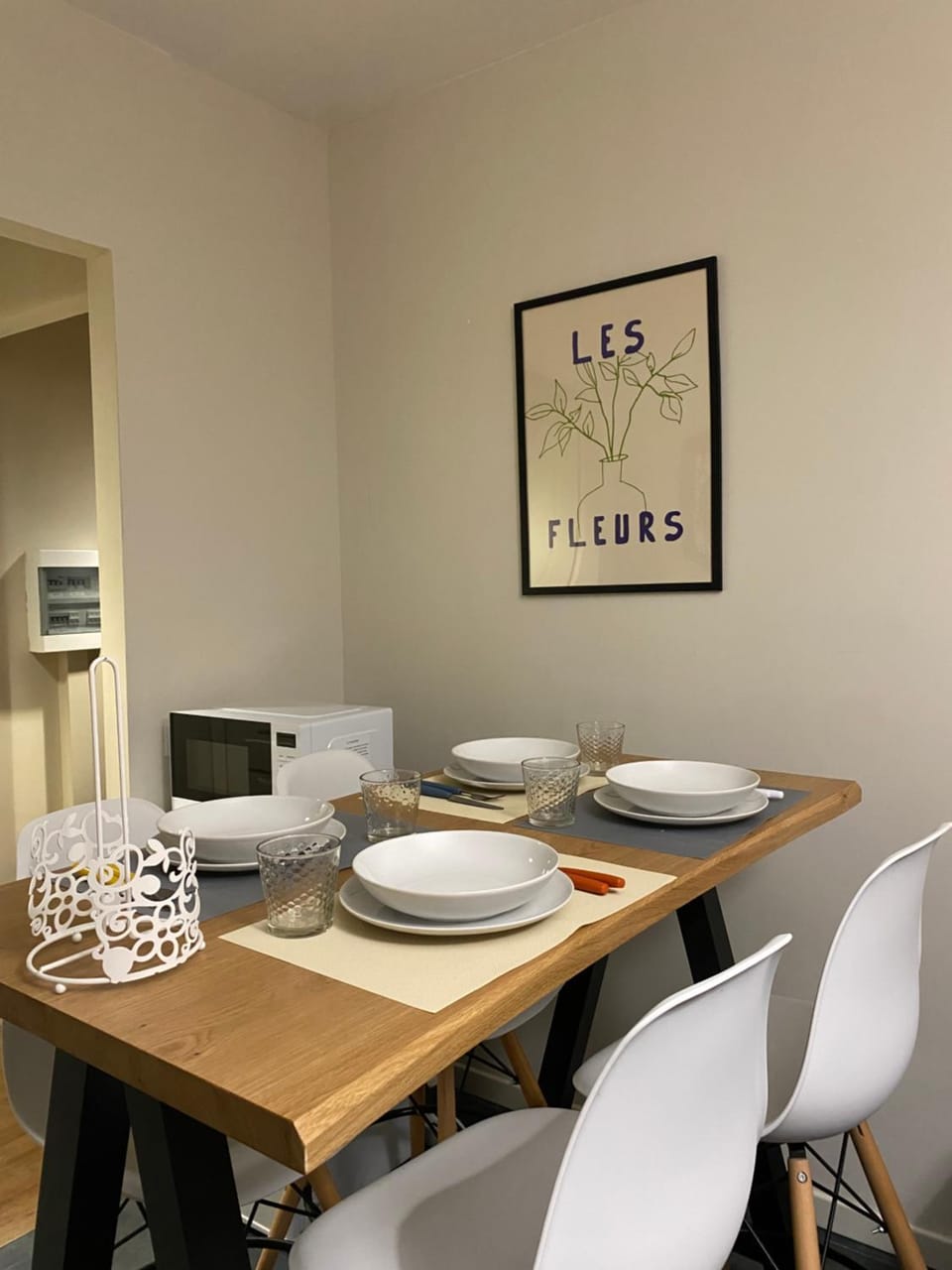 Dining area, Text overlay