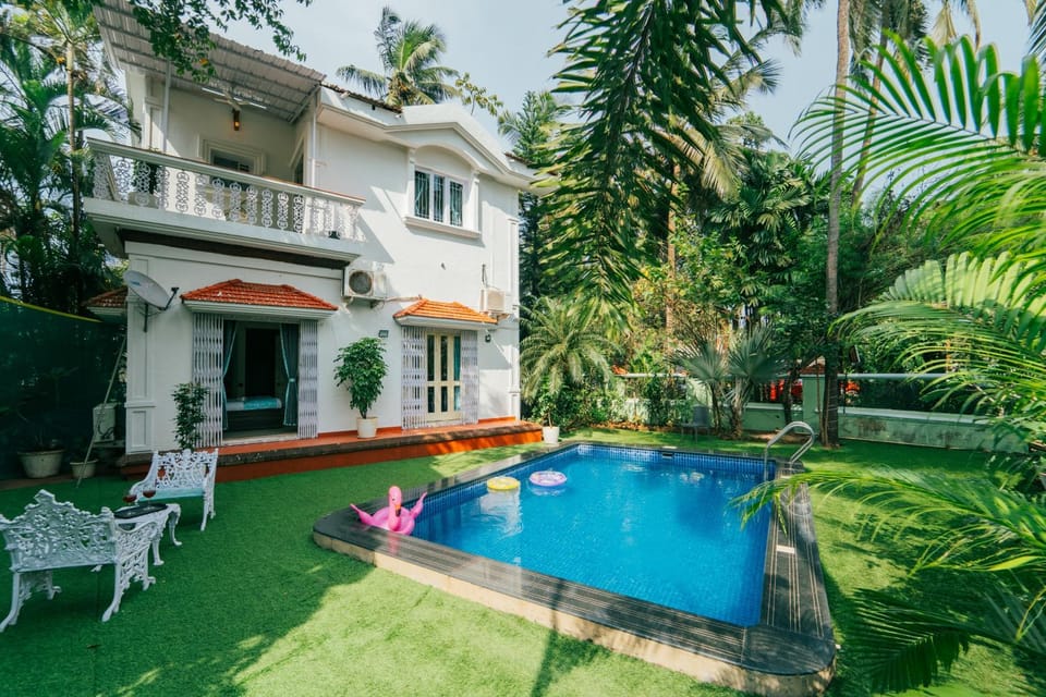 Pool view, Swimming pool