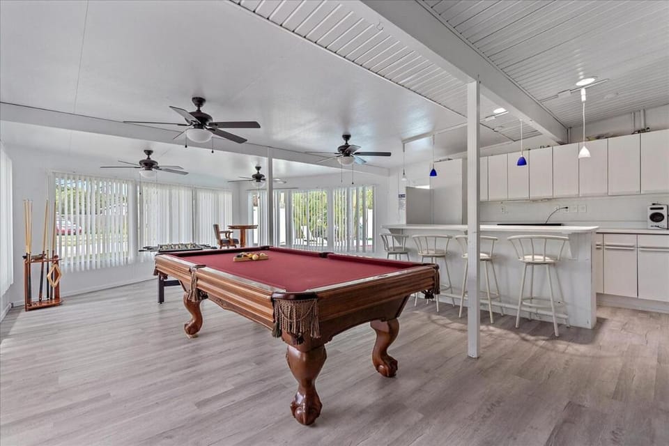 Florida Living Villa in Bayshore Gardens