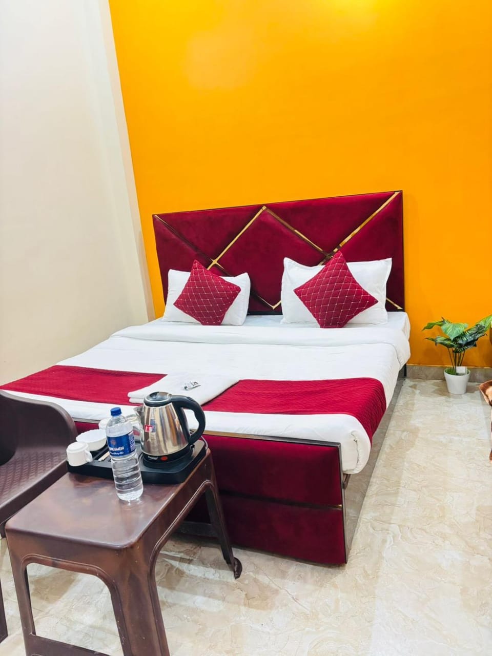Bed, Coffee/tea facilities, Kitchen or kitchenette, Living room, Photo of the whole room, Seating area, Bedroom