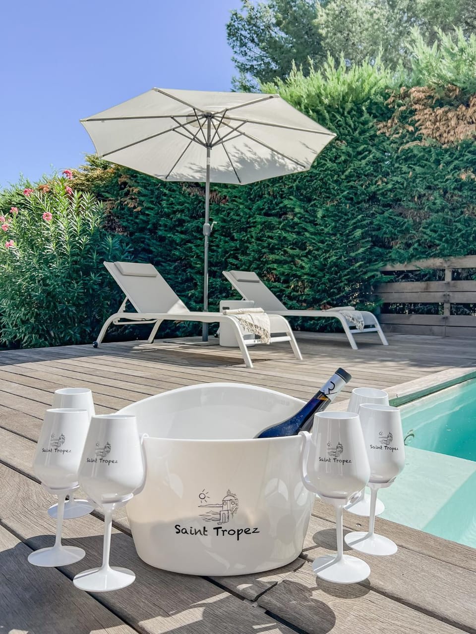 Balcony/Terrace, Decorative detail, Pool view, Swimming pool