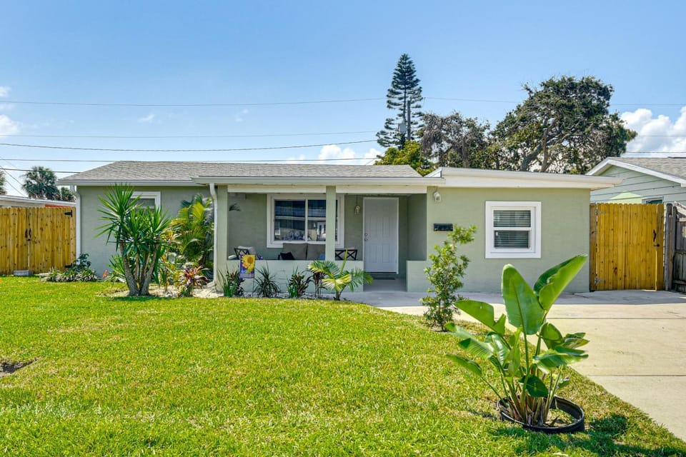 Ormond Beach Family Home Between River & Ocean House in Daytona Beach