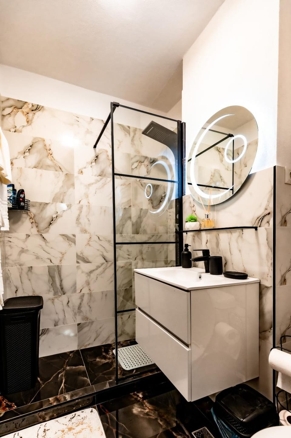 Luxury Riverside Apartment Băile Herculane Apartment in Serbia