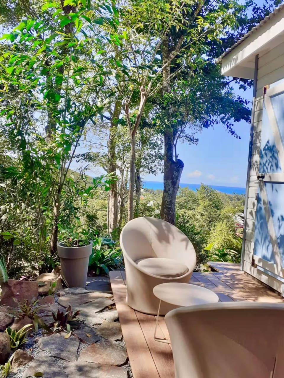 View (from property/room), Garden view, Sea view