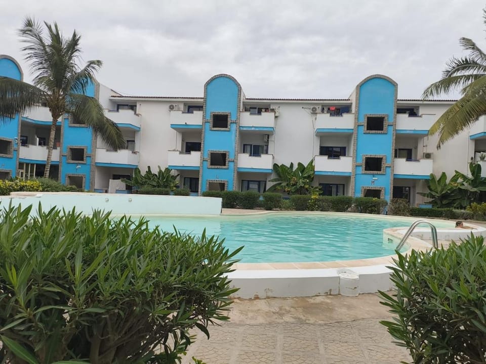 Day, Pool view, Swimming pool, sunbed