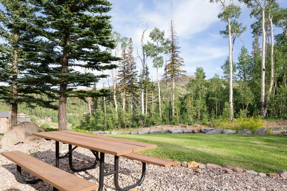 Mountainside Studio Condo Apartment in Brian Head