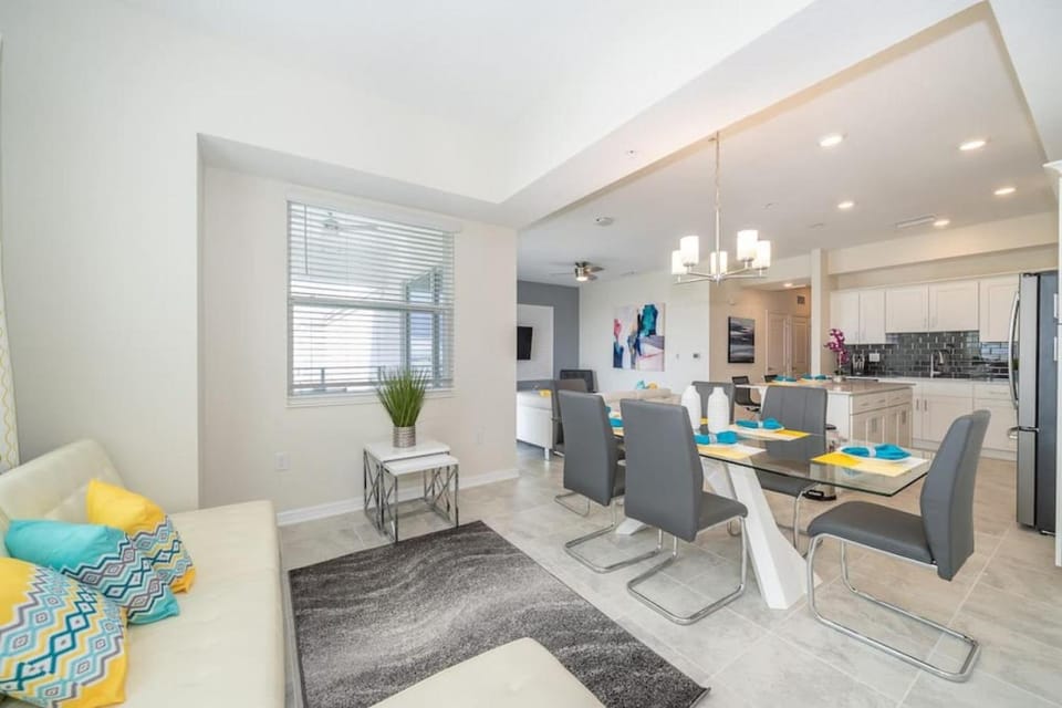 Lake View Condo Near Disney Apartment in Kissimmee