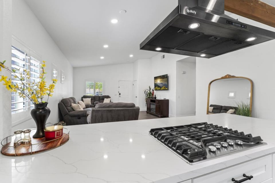 Empire Polo Grounds Close Gorgeous pool and spa home bike to Coachella House in Indio