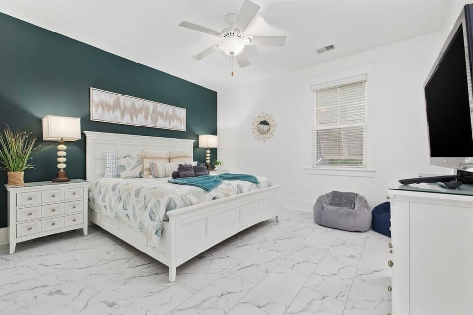 Serene Coastal Getaway with Resort Amenities with new in-unit Game Room House in Briarcliffe Acres