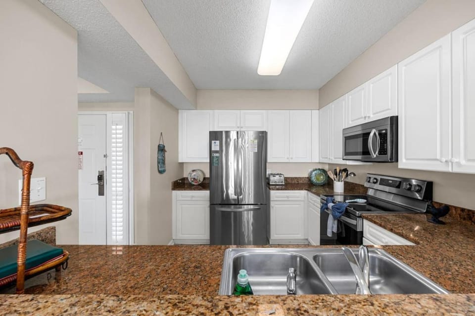 Barefoot Resort- Stay in style Waterway View, Pool, Hot Tub House in North Myrtle Beach