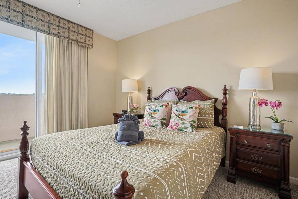 Barefoot Resort- Stay in style Waterway View, Pool, Hot Tub House in North Myrtle Beach