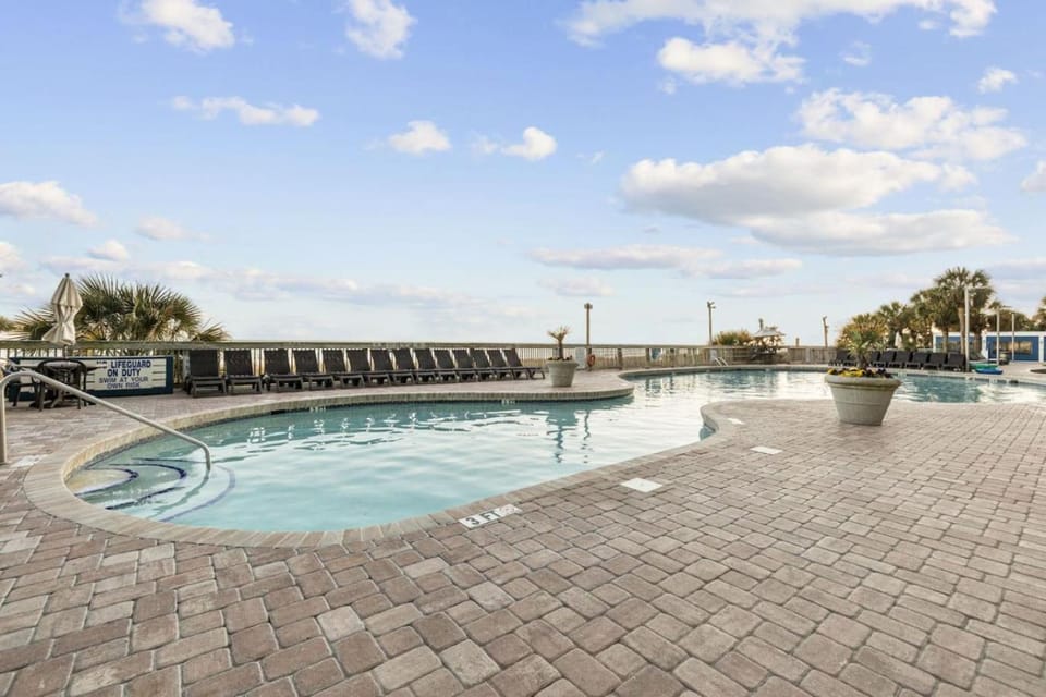 12th Floor Oceanfront Views-Year-Round FUN Pools, Hot Tub, Lazy River House in Myrtle Beach