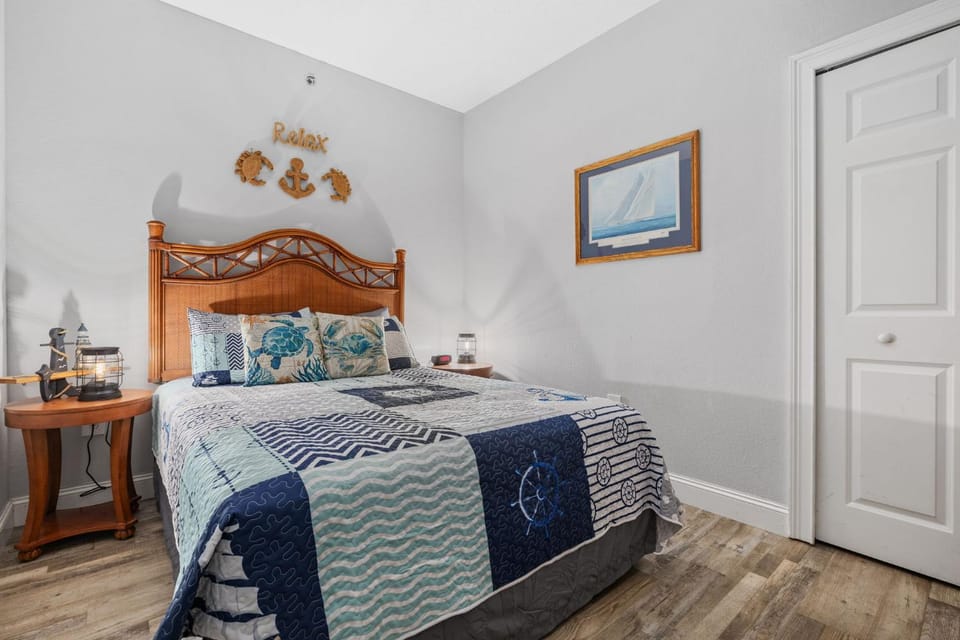 GOLF Ocean Views, Beachy Condo, Pools, Hot Tub- Shore Dr House in South Carolina