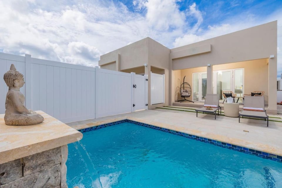 Dreamy Getaway w/ Private Pool | BBQ |5min Airport Apartment in Oranjestad