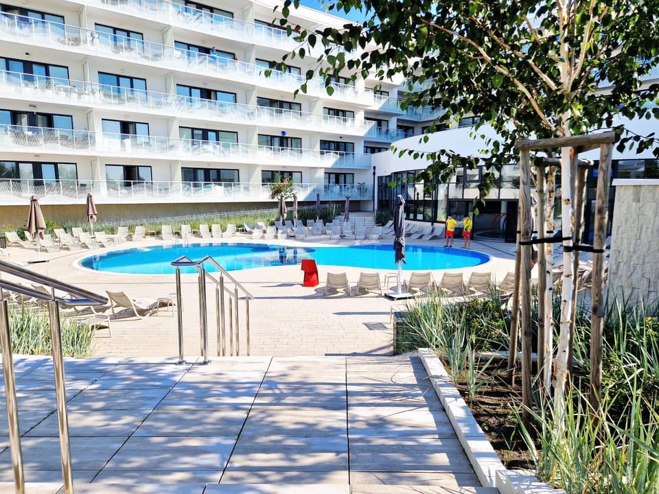 Pool view, Swimming pool