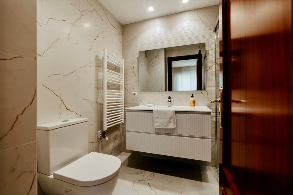 Shower, towels