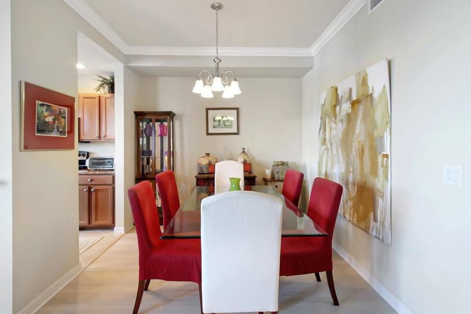 Resort style lakefront condo in River Strand - Golf membership included - Florida Sunshine House in Tampa Bay