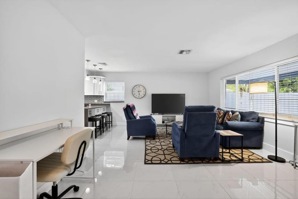 2BR Home Near Wilton Manors & Downtown House in Fort Lauderdale